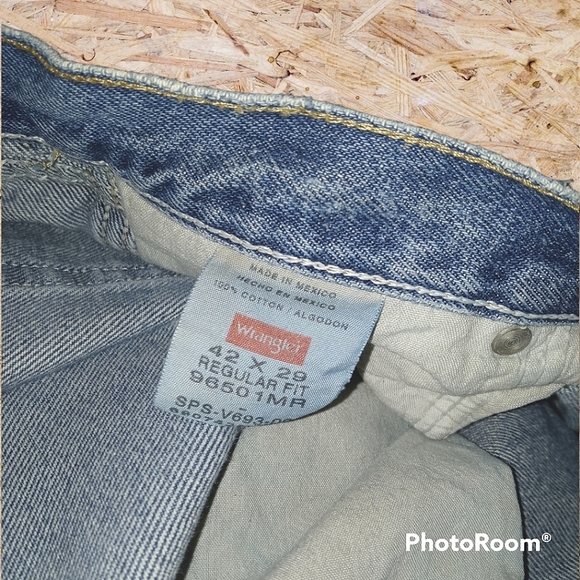 🤑5/$12! Wrangler Regular Fit Denim Jeans Size 42x29 *Stains*SEE PHOTO - Picture 4 of 8